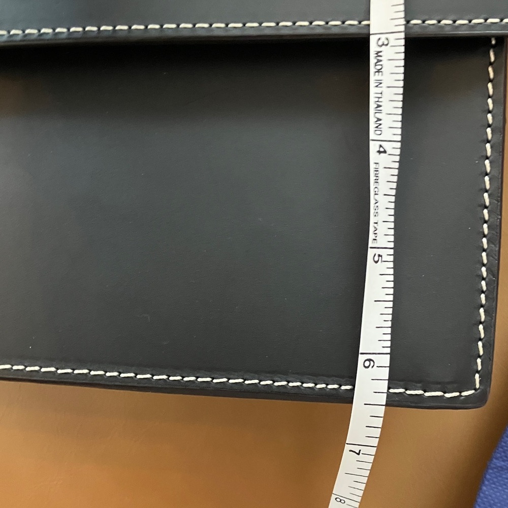 Dooney & Bourke Black Leather Shoulder Bag! Pretty and light inside lining! - Picture 4 of 11
